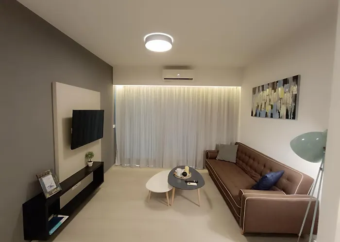 Sandy Suite 1
